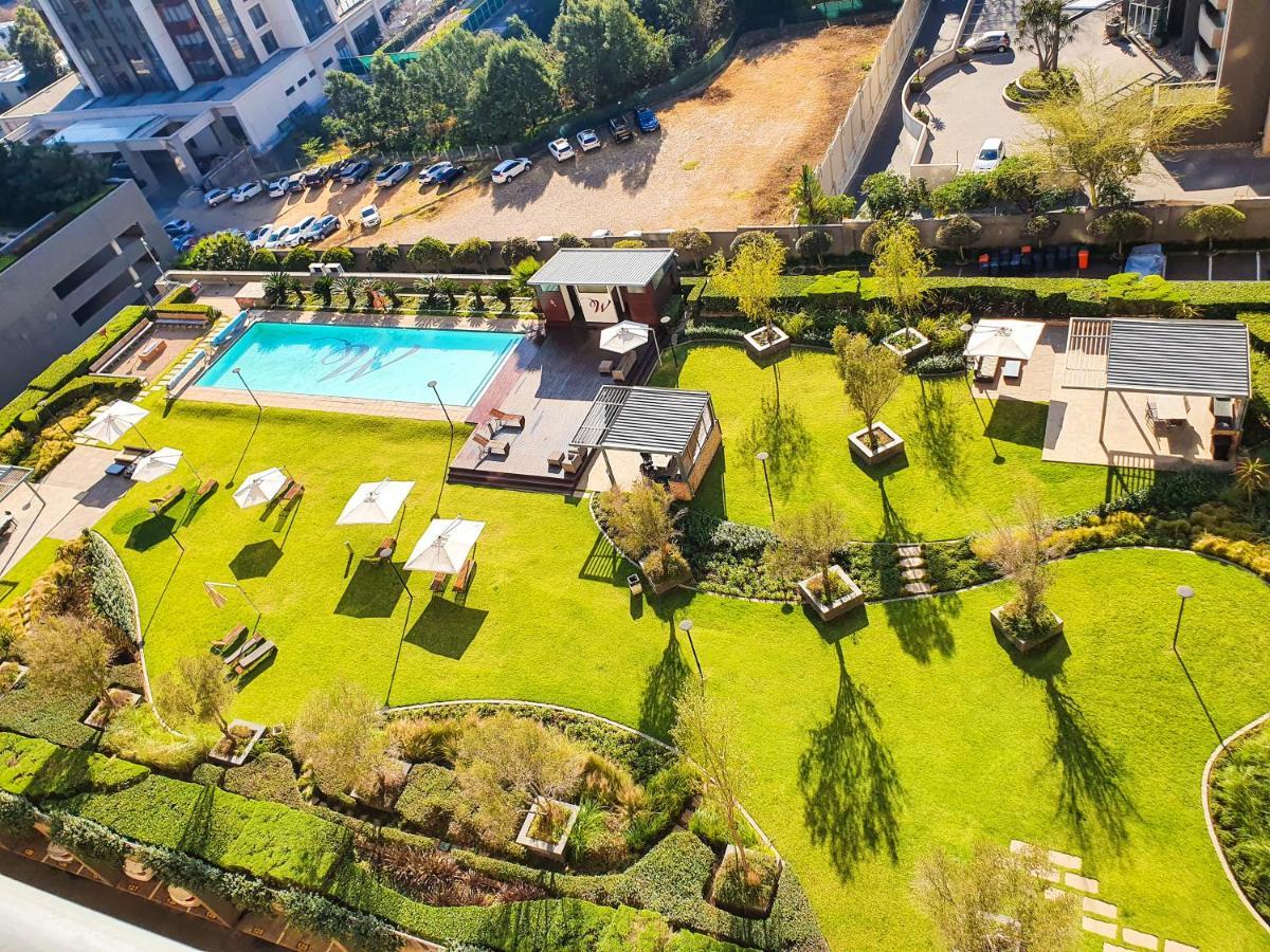 Westpoint Sandton Skyline Apartment Йоханесбург Екстериор снимка